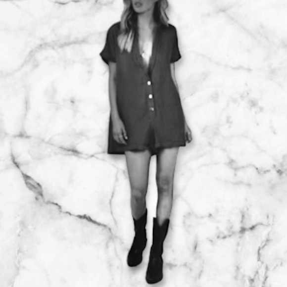 Miyieonz Black Loose Fit Low V-neck Short Sleeve Romper Jumpsuit - Picture 5 of 10